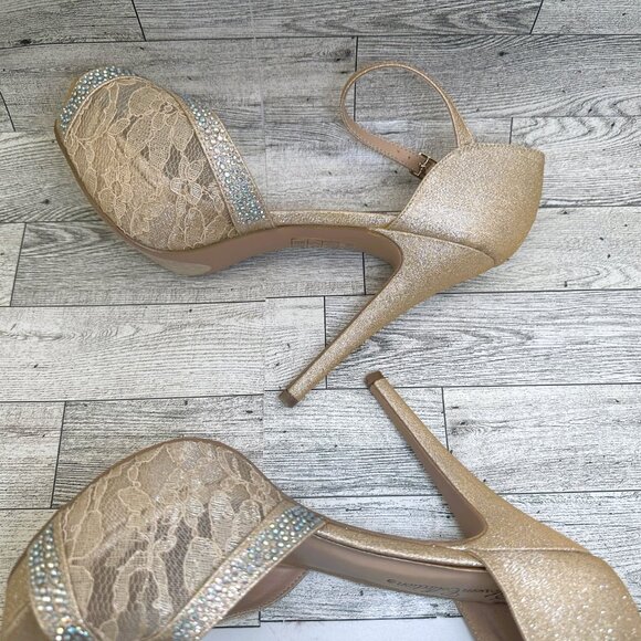 Women's De Blossom Collection Size 9 High Heels w/Rhinestones & Lace‎ - Picture 11 of 13